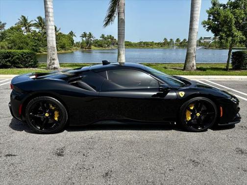 2023 Ferrari SF90 Stradale Base