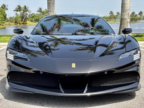 2023 Ferrari SF90 Stradale Base