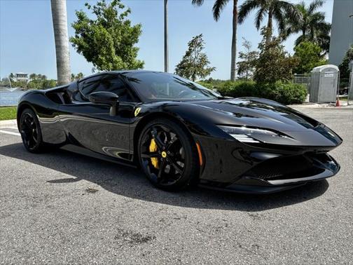 2023 Ferrari SF90 Stradale Base