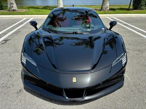 2023 Ferrari SF90 Stradale Base
