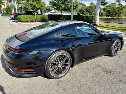 2021 Porsche 911 Carrera