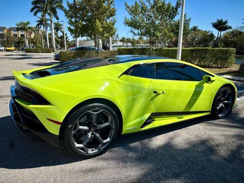 2022 Lamborghini Huracan EVO Coupe RWD