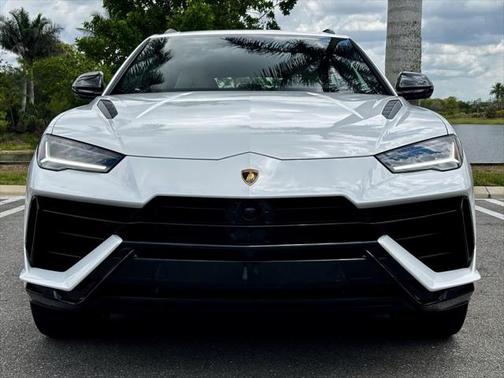 2023 Lamborghini Urus S