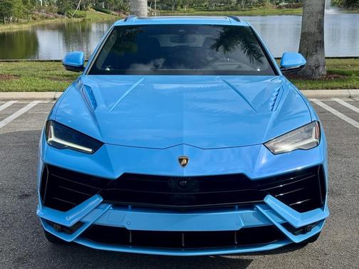 2023 Lamborghini Urus S