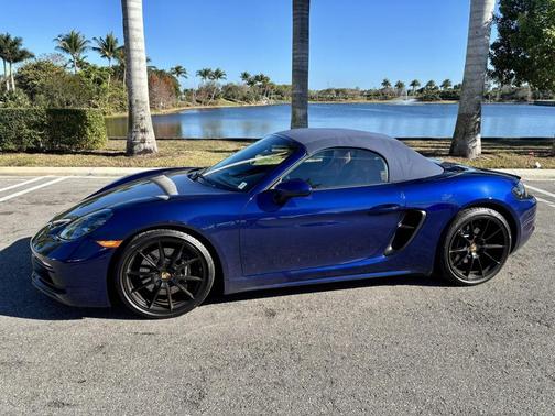 2025 Porsche 718 Boxster GTS 4.0