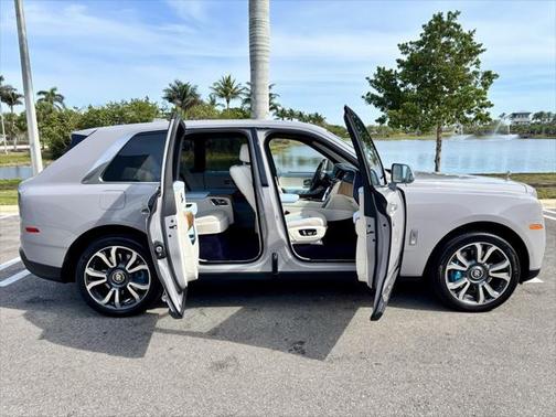2023 Rolls-Royce Cullinan 