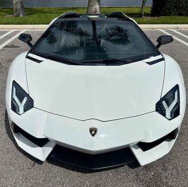2017 Lamborghini Aventador LP700-4