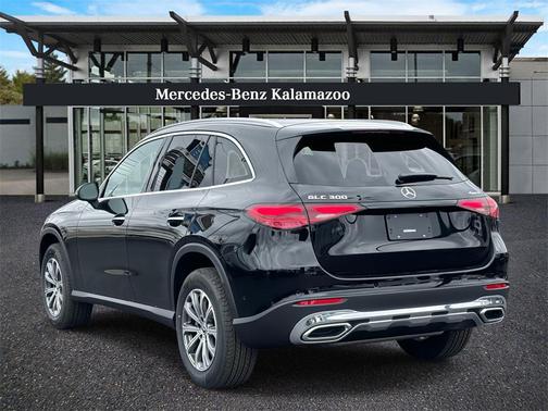 2025 Mercedes-Benz GLC 300 4MATIC
