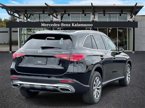 2025 Mercedes-Benz GLC 300 4MATIC