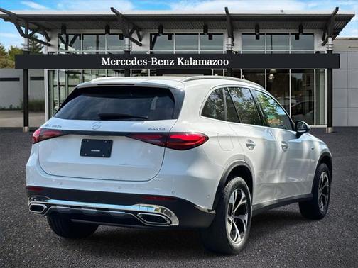 2025 Mercedes-Benz GLC 350e Base
