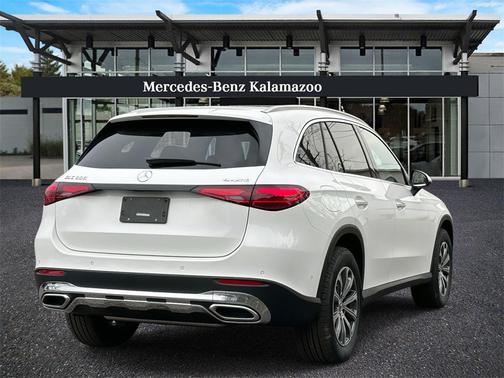 2025 Mercedes-Benz GLC 300 4MATIC