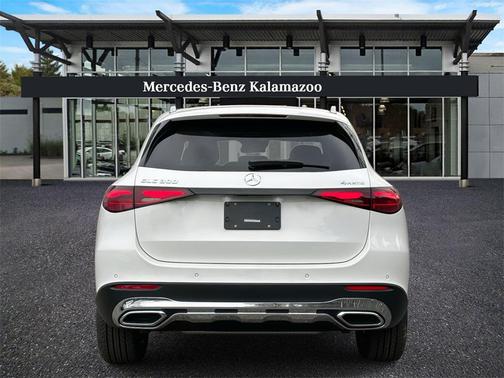 2025 Mercedes-Benz GLC 300 4MATIC