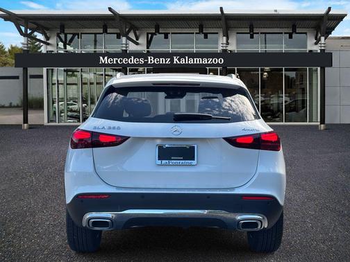 Polar White 2026 Mercedes-Benz GLA 250 4MATIC