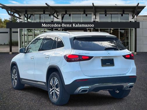 Polar White 2026 Mercedes-Benz GLA 250 4MATIC