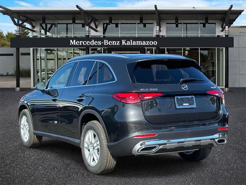 2025 Mercedes-Benz GLC 300 4MATIC