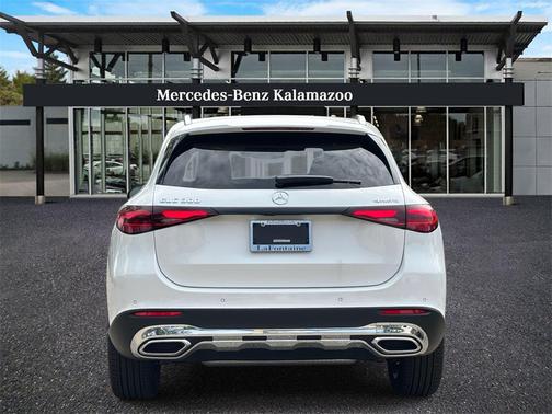 2025 Mercedes-Benz GLC 300 4MATIC