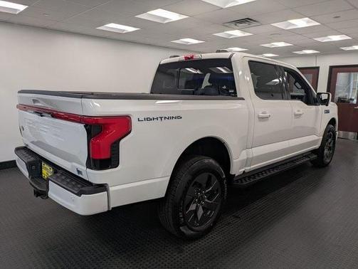 2024 Ford F-150 Lightning LARIAT