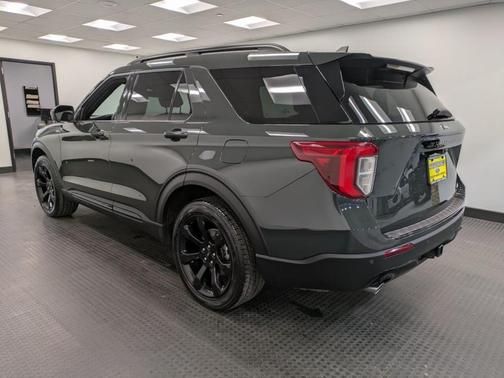 2022 Ford Explorer ST-Line