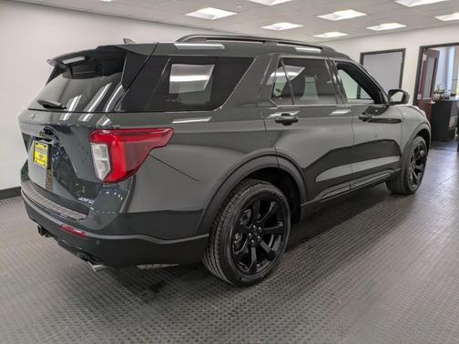 2022 Ford Explorer ST-Line