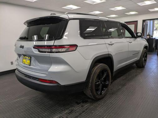2024 Jeep Grand Cherokee L Laredo