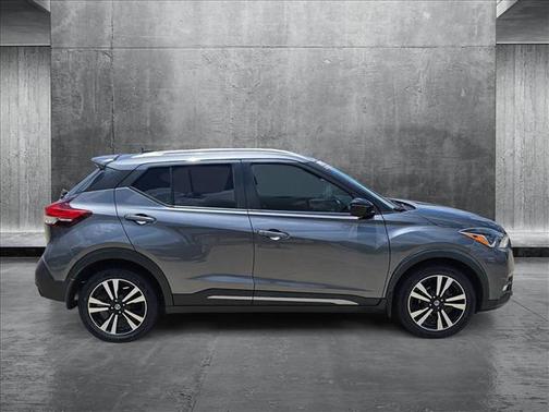 2019 Nissan Kicks SR