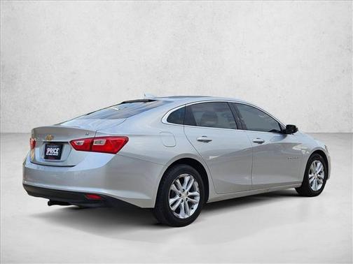 Silver Ice Metallic 2018 Chevrolet Malibu LT