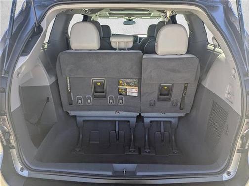 2020 Toyota Sienna XLE Premium