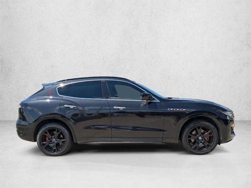 Silver/Gray 2017 Maserati Levante Base