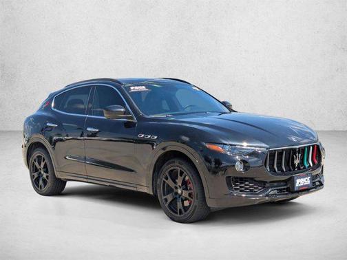 Silver/Gray 2017 Maserati Levante Base
