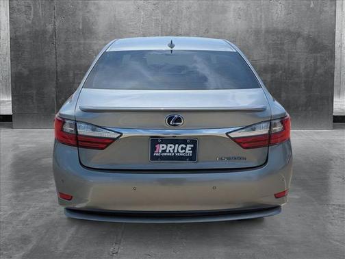 2016 Lexus ES 300h Base