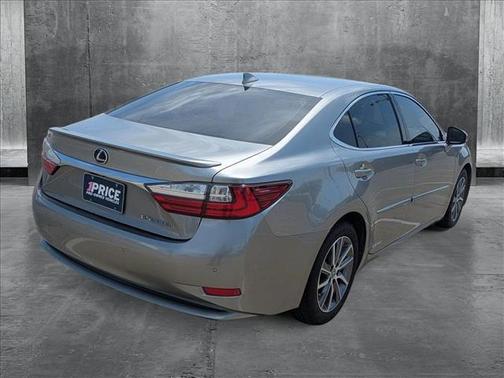 2016 Lexus ES 300h Base