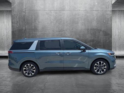 2022 Kia Carnival EX