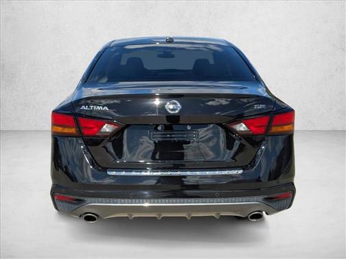 2022 Nissan Altima SR FWD