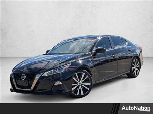 2022 Nissan Altima SR FWD