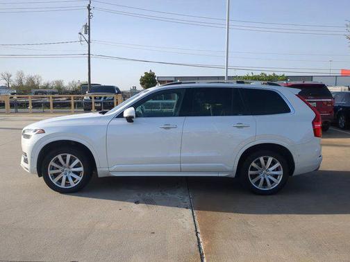 2018 Volvo XC90 T6 Momentum