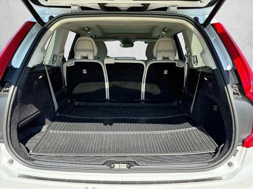 2023 Volvo XC90 B5 Core
