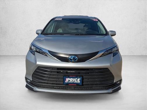 2025 Toyota Sienna XLE