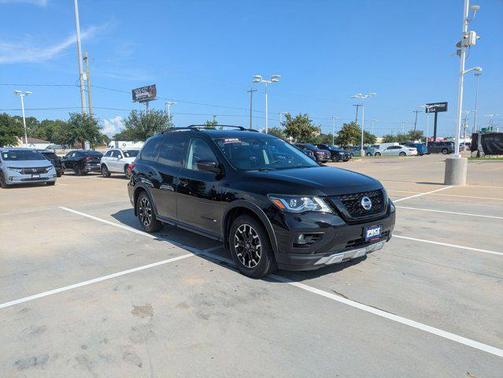 2019 Nissan Pathfinder SL