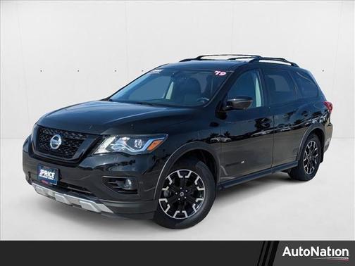 2019 Nissan Pathfinder SL