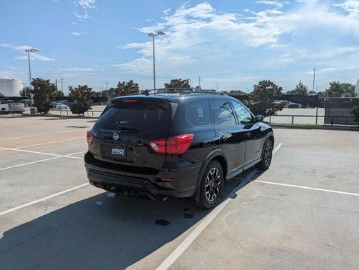 2019 Nissan Pathfinder SL