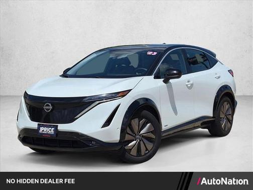Everest White Pearl Tricoat/Black Diamond Pearl 2023 Nissan ARIYA PREMIERE