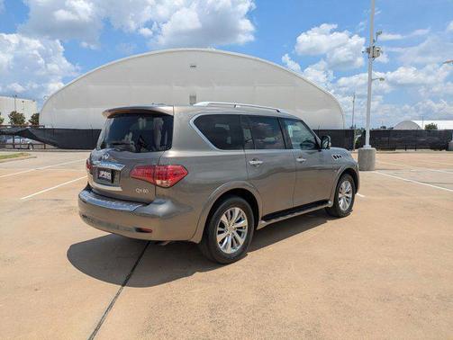 2017 INFINITI QX80 Base