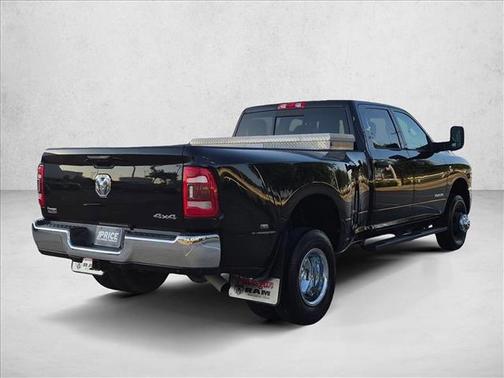Diamond Black Crystal Pearlcoat 2020 RAM 3500 Tradesman Crew Cab 4x4 8' Box