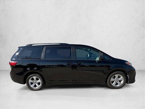 2020 Toyota Sienna LE
