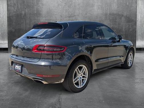 2017 Porsche Macan Base