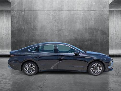 2024 Hyundai SONATA Hybrid SE