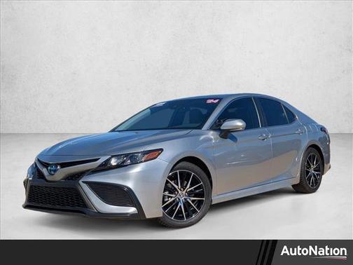 2024 Toyota Camry Hybrid SE