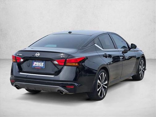 2021 Nissan Altima SR FWD