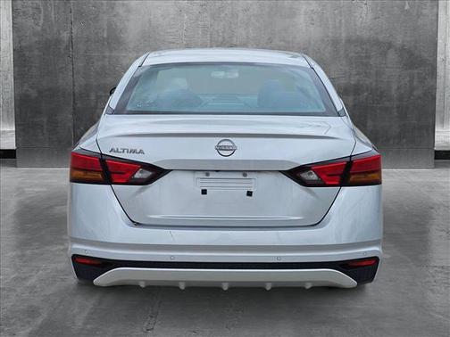 2023 Nissan Altima S FWD