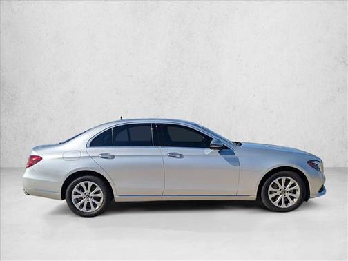 2017 Mercedes-Benz E-Class 4MATIC